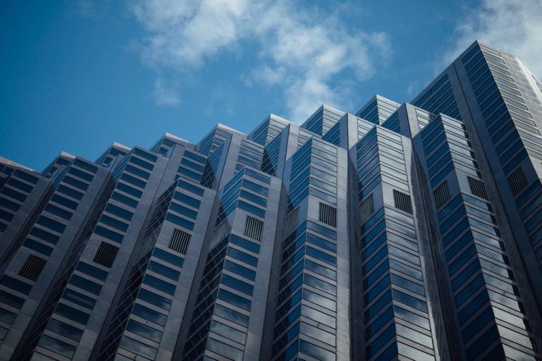 Jak skutecznie mierzyć roi z działań seo w 2026 roku